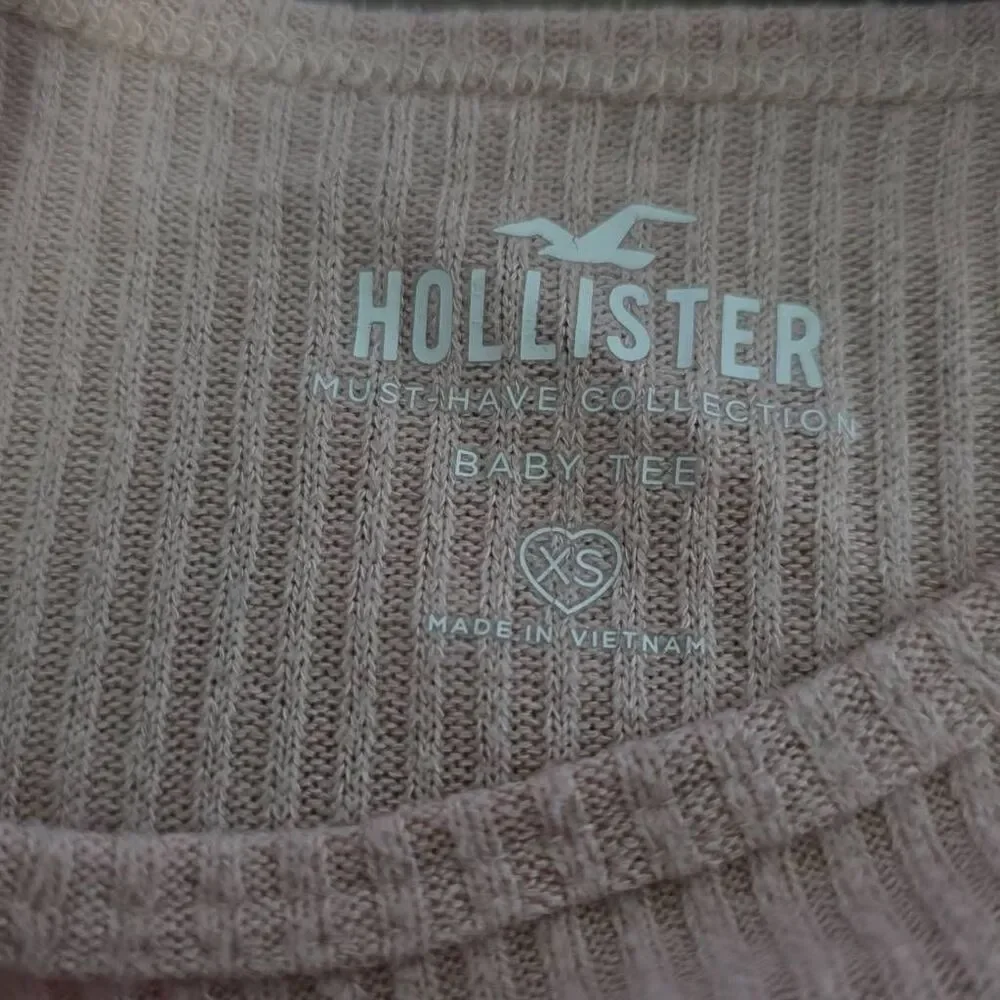 Hollister Women's Size XS Pink White Floral Ribbed Long Sleeve Baby Tee - Picture 2 of 5
